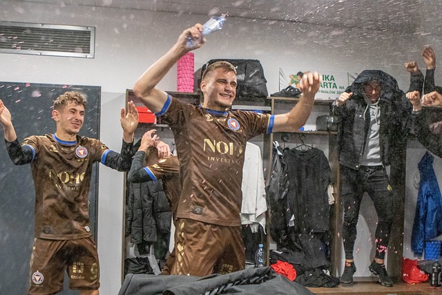 渐渐滑落 渐渐滑落